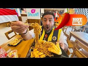 Trying SPICIEST NOODLES In Indonesia! Mie Gacoan LEVEL 10
