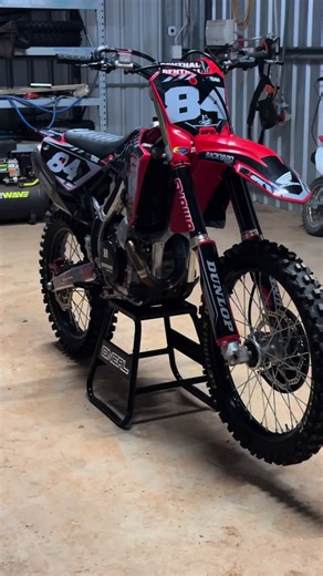 Honda CRF450R Features and Performance Review