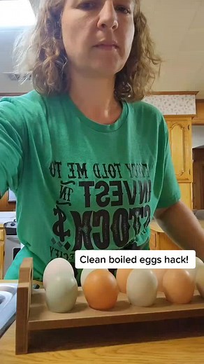 FRESH boiled eggs that will peel CLEAN without tearing up! LIFE CHANGING! You can thank me later! #boiledegghack #lifehack