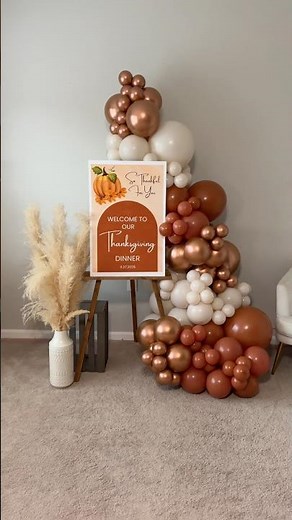 Make A Welcome Sign Balloon Display For Your Event!