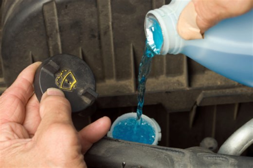 How to make your own windshield washer fluid - The Weather Network
