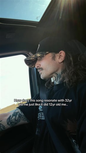 Can still smell the burnt hair.. MySpace emo days were sick d00dz #fypツ #elderemo #scenekid #alttiktok