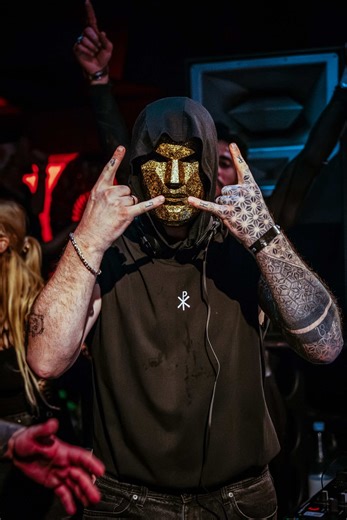 ALL I FEEL😮‍💨 #carv #rave #hardtechno