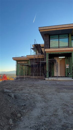 ✨ Modern lines. Mountain backdrop. Absolute perfection in progress. This Alpine, Utah masterpiece by Construct Design Build @constructdesignbuild is already turning heads — a striking example of Mountain Modern architecture coming to life. With expansive glass, bold geometry, and the clean sophistication this firm is known for, every detail is shaping up to be extraordinary. Proud to have Construct Design Build as a verified member of The Manor Society, where the most talented builders, architec