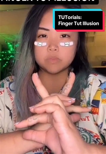 Wanna learn how to tut forreal? Check out my Patreon for affordable lessons and scrolls (link in bio) 🤓📐 Tutting Scales (45/365): Finger Tut Illusion (Opposites) #tutting #fingertutting #gloving #tuttingtutorial #dance