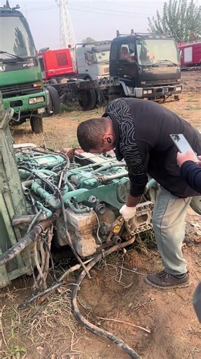 This is the engine from the Volvo B10M. #automobile #weldwheels #mechanic