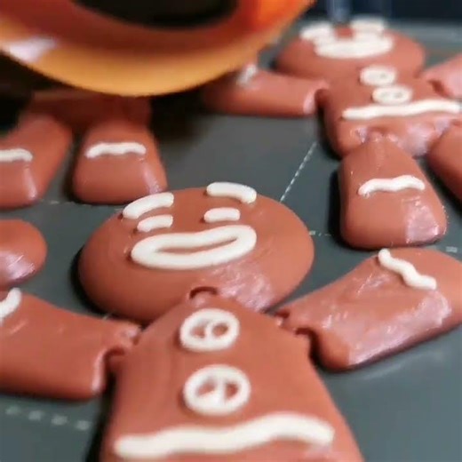 Mind-Blowing 3D Printer Decorates GINGERBREAD! 🤯🍪