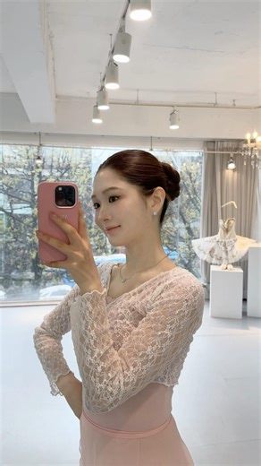 If you do this, your slick bun won't fall apart ✨ | Sleek Bun Tutorial