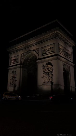 Dernière Danse: Indila et son univers musical