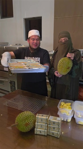Bismillah. Jom orang Singapura. 12,13 dan 14 June saya ada di Tampines MRT dan Choa Chu Kang MRT. Jom. Delivery 93961594.