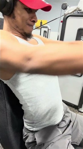 A true masterpiece of design—this chest press machine is fantastic.