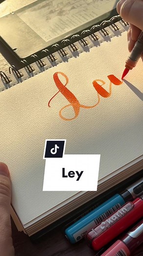 Handlettering Tutorial: Modern Calligraphy for Leyna