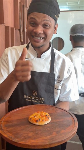 সেপ দুনিয়ার সবথেকে ছোট পিজা 🍕বানানোর চ্যালেঞ্জ দিয়ে দিল￼#bengali_meaning_vlog #minivlog #shorts