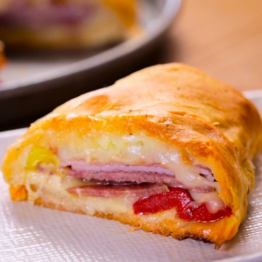 30K views · 520 reactions | One of our most popular recipes of all time, this crescent ring is perfect for when you're in a dinnertime pinch! Spicy Italian Crescent Ring recipe: https://www.pillsbury.com/recipes/spicy-italian-crescent-ring/4118f611-c51c-45d3-859c-47b2e83cdb78?utm_medium=social&utm_source=facebook&utm_campaign=01_2018_standard?mktgimp=PBRBGCRESCNT | Pillsbury | Facebook