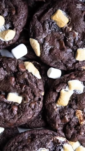 Caboodle Gifts Ltd on Instagram: "🍰🎄 Caboodle & Crème Café! Join us this Saturday as Crème Café brings all your favourite desserts and treats to Caboodle. The perfect combo: sweet treats + Christmas shopping! ✨ #CaboodleGifts #CremeCafe #HolidayCollab #TreatYourself #ChristmasShopping"