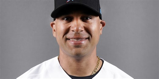 Phillies appoint Edwar Gonzalez as new assistant hitting coach