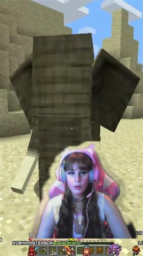 I'm petting the elephant! 🐘 - Modded #Minecraft #CrazyCraft 🦑