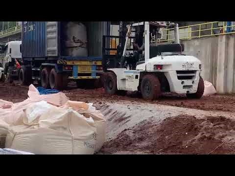 Unloading Pasir Silica Media Filter SPAM JATILUHUR 1