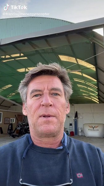 Exciting Gyrocopter Acrobatics in Blois, France