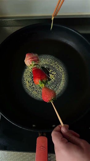 If you have corn syrup, make delicious strawberry candies with me