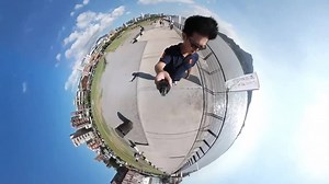 地球人注意！ #Gear360 帶你前進小行星啦～你的360°景觀全紀錄，彷彿置身小王子星球般景象全縮在同張圖內，讓3C達人 雲爸的3c學園 玩翻啦～ 手刀入手Gear 360➨https://goo.gl/0chBmr #ViewWithoutBoundary #視界沒有界限 | Samsung