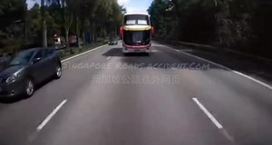 229K views · 381 reactions | Big Bus rear ended Mini bus | Singapore roads accident.com新加坡公路意外网页 | Facebook