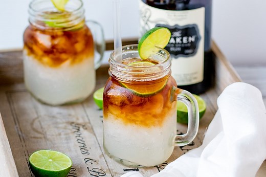 Easy Dark 'N' Stormy Cocktail Recipe