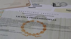 Emploi : le marché florissant des faux diplômes
