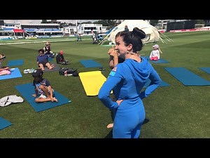 Jaime does Star Wars Yoga LIVE!!