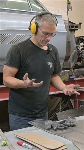 OMG 2 RIGHT Hands 😳