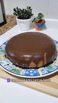 Bolo de cenoura na panela de pressão