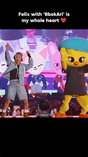 Felix With 'BbokAri' Is My Whole Heart ❤️🥰 | #shorts #felix #bbokari #straykids #skz