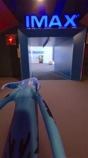 🎬 AVATAR revient sur grand écran… et pas les mains vides. À l’occasion de la sortie du nouveau Avatar, le cinéma Pathé Thillois proposent des objets collectors en édition limitée 🤯 Des pièces pensées pour les fans, à découvrir avant ou après la séance… Disponible dès maintenant à Pathé Thillois *dans la limite des stocks disponibles #avatar #cinéma #imax | Pathé Thillois