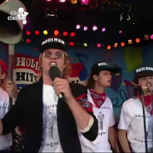 142K views · 1.6K reactions |  Mannenkoor Karrespoor – Lekker op de trekker  Een vrolijke meezinger vol boerenplezier en gezelligheid  Zing mee en geniet van deze luchtige klassieker!  | Clips & Classics | Facebook