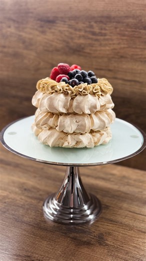 МЕРЕНГОВЫЕ РУЛЕТЫ | ОБУЧЕНИЕ | АСЯ on Instagram: "@asi_sweets_ «Меренговые рулеты от А до Я: полный пошаговый курс для новичков и любителей сладкого волшебства! «Научись готовить идеальные меренговые рулеты - даже если никогда не держала миксер в руках! ВИДЕО. УРОКИ С ОЗВУЧКОЙ: -ТЕХ. КАРТЫ БОЛЕЕ 20 ВКУСОВЫХ СОЧЕТАНИЙ! АВТОРСКИЕ РЕЦЕПТЫ! * ЯГОДНАЯ КЛАССИКА * ФИСТАШКОВЫЙ * БУЭНО НУТЕЛЛА * ДУБАЙСКИЙ * ПП- РУЛЕТ * БИСКВИТНО - МЕРЕНГОВЫЙ * FERRERO * КОФЕЙНАЯ ВИШНЯ * МР - МАЛИНА В ШОКОЛАДЕ * БАБЛ ГАМ 