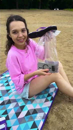Simple tip I use to keep my belongings safe on our beach!