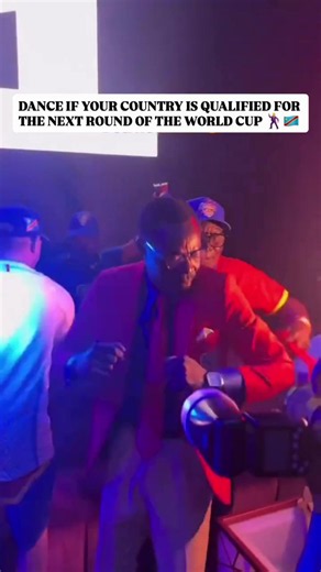 𝐂𝐎𝐍𝐆𝐎 𝐋𝐄𝐆𝐄𝐍𝐃 𝐋𝐔𝐌𝐔𝐌𝐁𝐀 𝐎𝐍 𝐅𝐈𝐑𝐄 🕺🏿😭 DR Congo’s fan wasn’t able to be in the stands as he always does due to VISA issues… but he went out dancing 😁🇨🇩