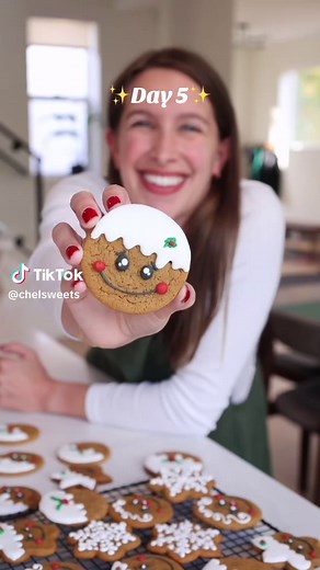 Gingerbread Men Recipe with Royal Icing for Christmas