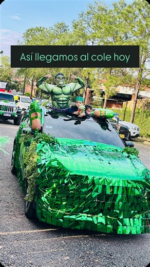 Magali Paez | Así llegamos al cole hoy💚🥳 Porfa vayan a votar por la foto del VERDE en @apasas_ 🙏🏻💚 | Instagram