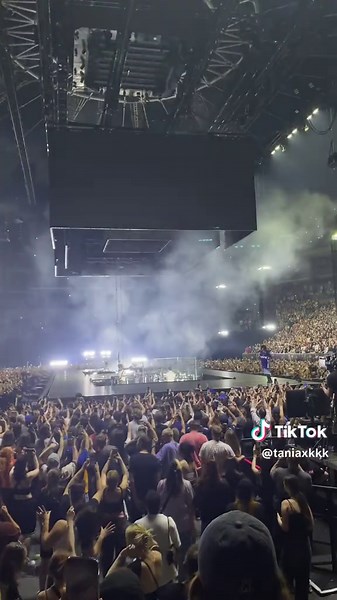 Billie Eilish Concert Highlights at 02 Arena Prague