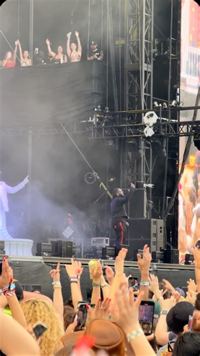 The FADER | T-Pain still got it 🔥Watch the rapper close out his @govballnyc set with an energetic rendition of “All I Do Is Win.” #govballnyc #govball... | Instagram