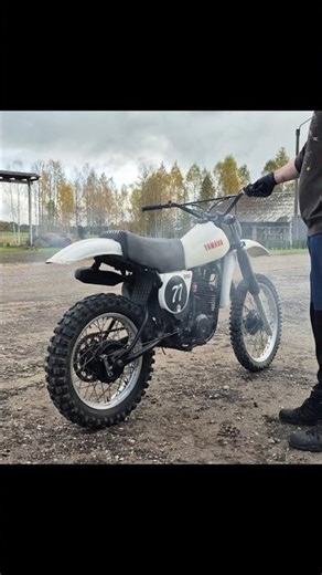 1977 Yamaha YZ250D exhaust sound
