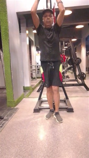 Saturday 27.12.25 the standing reverse upper biceps workout with rowing machine