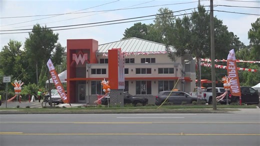 Whataburger opens on Devine Street