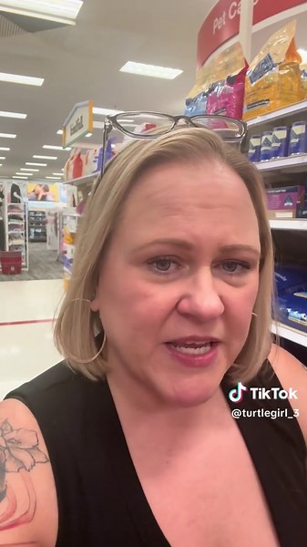 New foster alert! I was asked to help with a female Boxer new to BARC who was found wandering a neighborhood. Since I have dinner plans tonight, I didn’t have time to go home and get a collar and a leash so this lucky foster is getting new goodies! #rescuedog #adoptdontshop #boxeraidandrescuecoalition #boxerdog #fosterdog