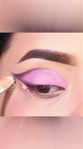 #eyeshadowtutorial #eyeshadow #makeuptutorial #makeuptips #makeup #foryou #trending #eyeliner#shorts