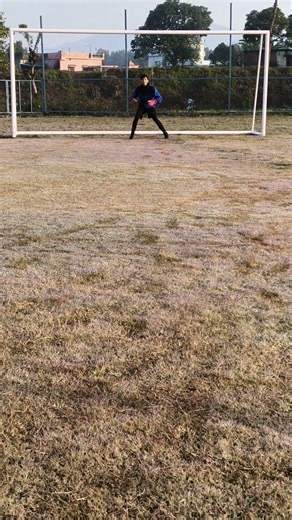 “Goalkeeper training session 🧤⚽Diving • Reflex • Shot-stopping”