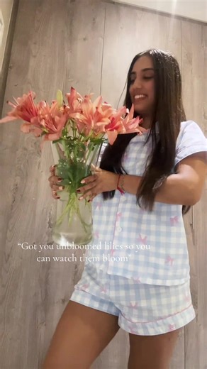 Stunning Lilies in Bloom: A Floral Showcase