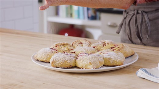 24K views · 174 reactions | The holidays just got sweeter . Spend more time with your loved ones and less time in the kitchen when you bake with Platinum® Yeast from Red Star® – the star of the show in our customer-favorite recipes for sweet rolls, dinner rolls and so much more. | Red Star Yeast | Facebook