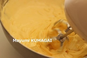 バタークリーム（卵黄でつくるパータボンブタイプ）